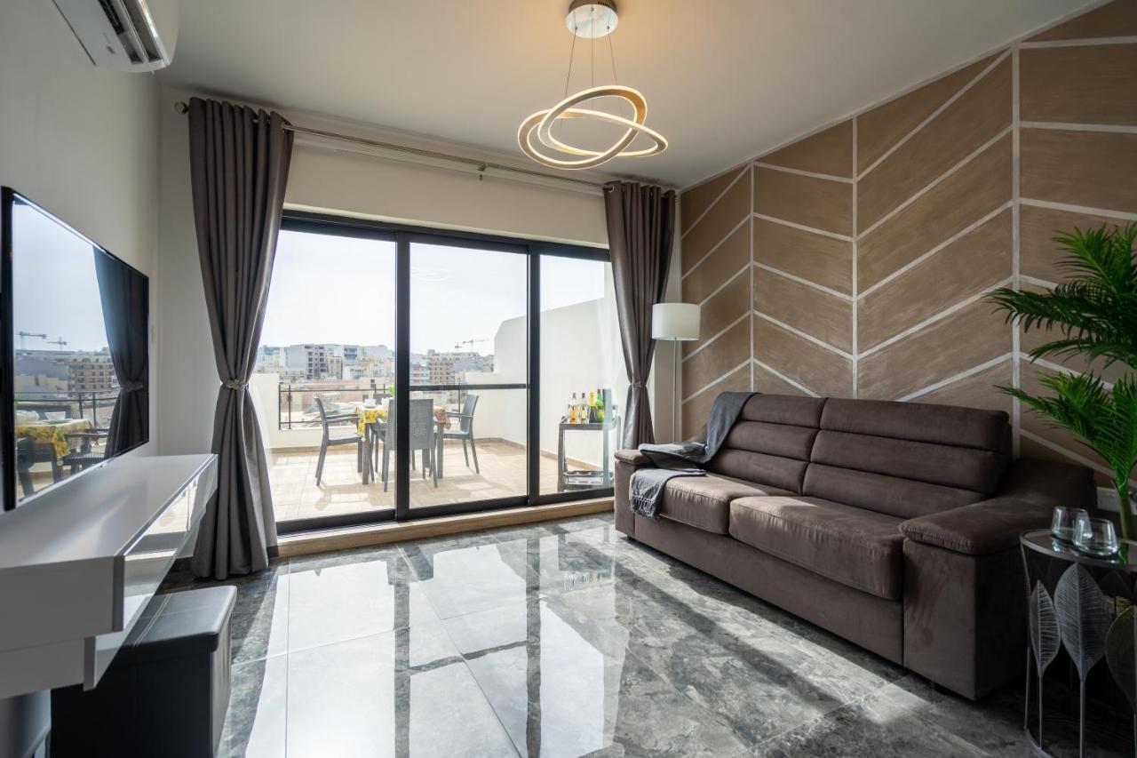 Tulip Court Penthouse Brand New-2 Min From The Sea-Central Bugibba セント・ポールズ・ベイ エクステリア 写真